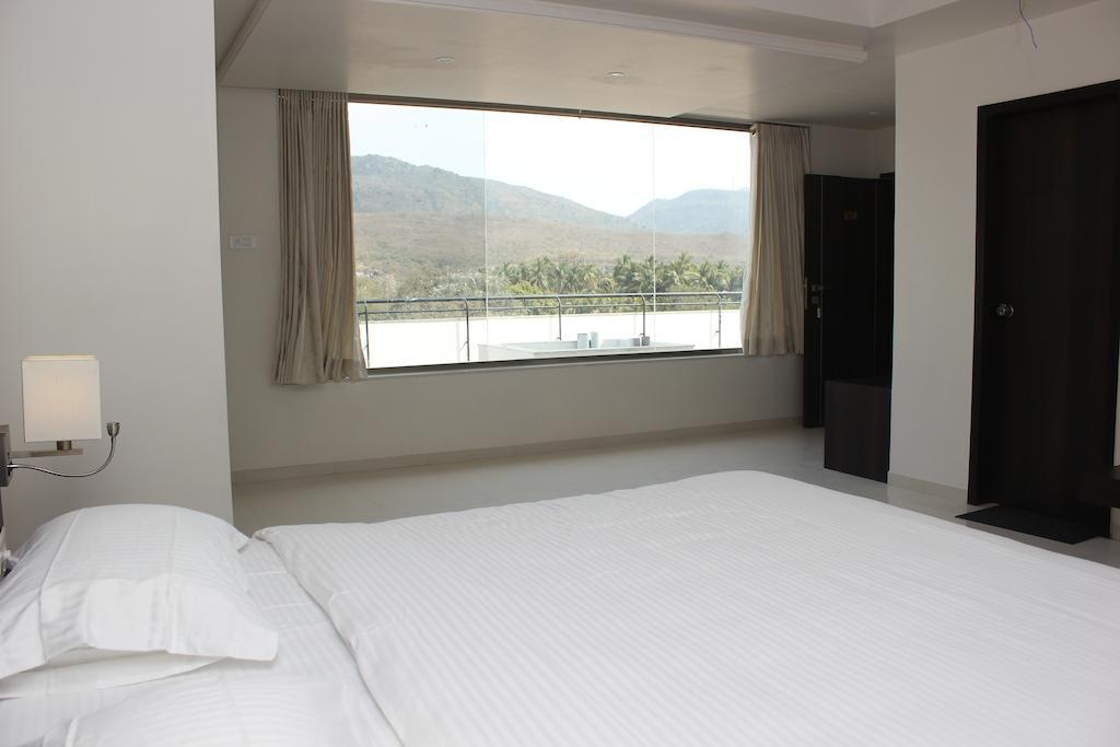 Hotel Magnum Inn Junagadh Room photo