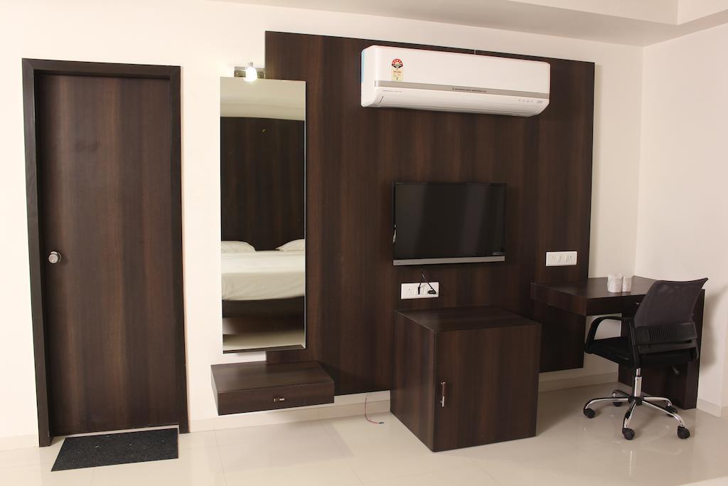 Hotel Magnum Inn Junagadh Room photo