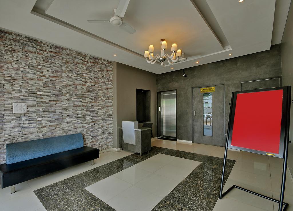 Hotel Magnum Inn Junagadh Exterior photo