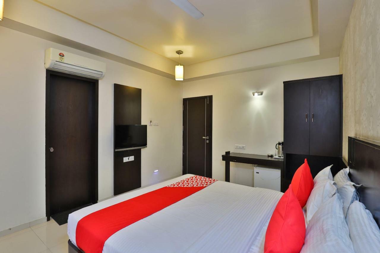Hotel Magnum Inn Junagadh Exterior photo