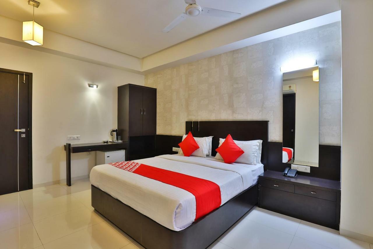 Hotel Magnum Inn Junagadh Exterior photo